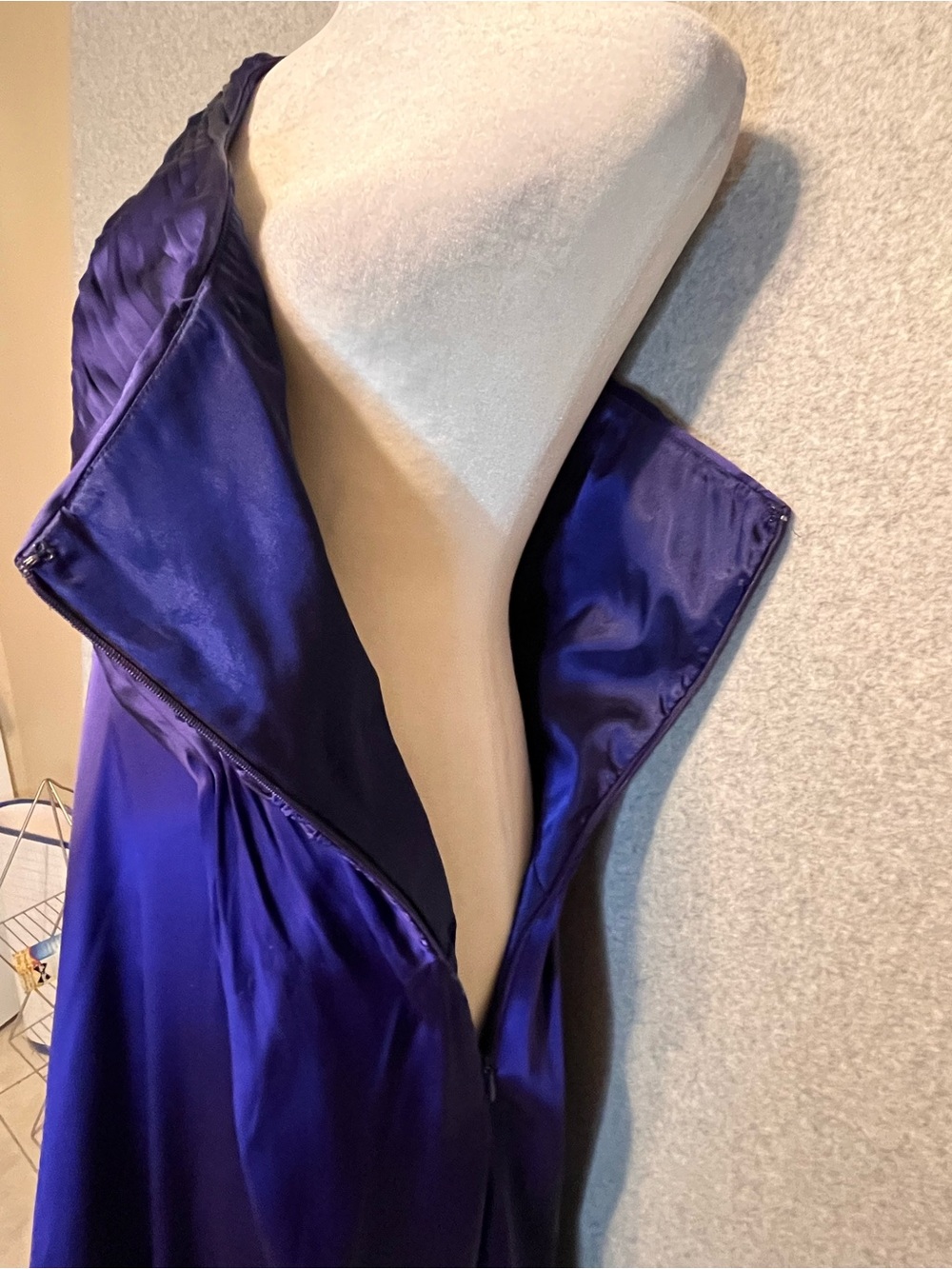 Laundry By Shelli Segal Silk One-Shoulder Maxi Evening Dress - Picture 8 of 9